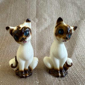 Vintage Bone China Ceramic Siamese Kittens, Set of 2, 1960s Kitties Cats, Brown White Kitty, Porcelain S&P Shakers, Made in Japan