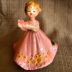 Vintage JOSEF ORIGINALS &quot;Happy Birthday&quot; Figurine MINT Condition, Porcelain Girl Doll with Gift, Pink Dress, Broken Music Box, Made in Japan