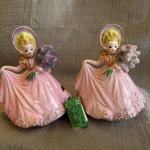 JOSEF ORIGINALS Lilacs Girl Figurine, MINT Condition, 24K Gold Accent, Vintage Porcelain Flower Girl Series, Circa 1960s, Made in Japan
