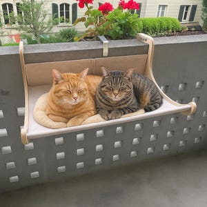 XXL Cat Hammock: Handmade Balcony Perch for Large Cats