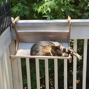 Handmade Balcony/Radiator/Bedside Cat Hammock: Modern Cat Bed & Perch