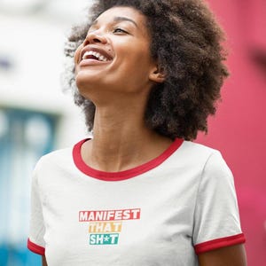 Camiseta Ringer, camiseta unisex, camiseta retro, camiseta de algodón estilo Beltone, camiseta vintage con gráfico inspirado en los años 70, camiseta Manifest, regalo perfecto para ella o para él