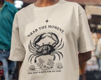 Krab the Moment Vintage T-Shirt 90s Retro Crab Graphic Tee Oversized Sea Life Shirt Aesthetic Ocean Organic Cotton Unisex T-Shirt