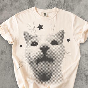 Funny Y2k Cat T-shirt, Silly Cats Tee, 90s Retro Kitten Shirt, Ironic Shirts, Vintage Graphic Tees, Comfort Colors, Meme Tshirt, Gag Gifts