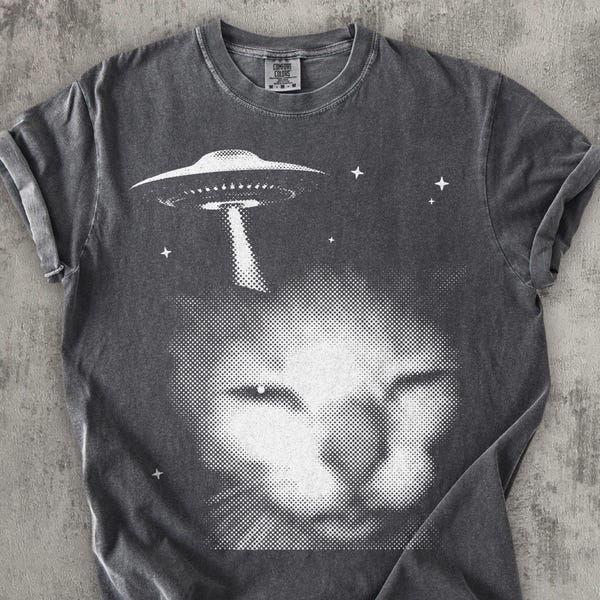 Y2k Alien Cat T-shirt, 2000s Vintage Graphic Tee, 90s Retro Shirt, Silly Cats Tshirt, Cat Lover Gifts, Trendy Summer Tees, Comfort Colors
