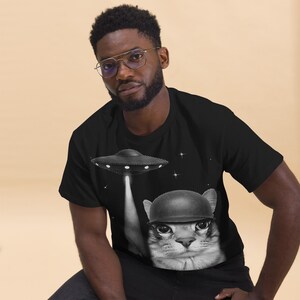 Alien Invasion Funny Cat Meme T-shirt, Silly Cats Shirt, Weird Shirts, Stupid Gifts, Cat Lover Gifts, 90s Retro Graphic Tee, Soldier Kitten