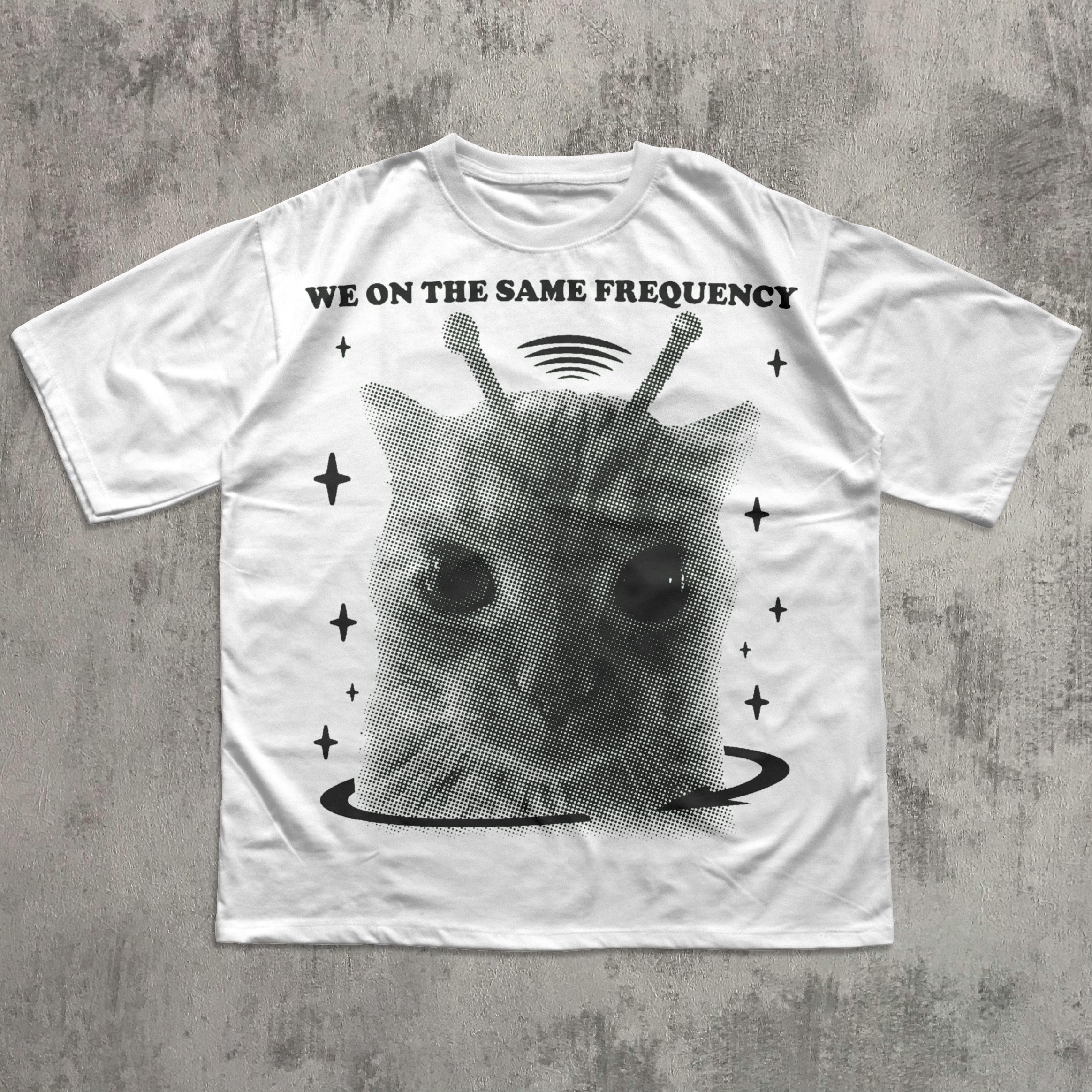 Y2k Retro Alien Cat T-shirt, Vintage Graphic Tee, Silly Cats Shirt