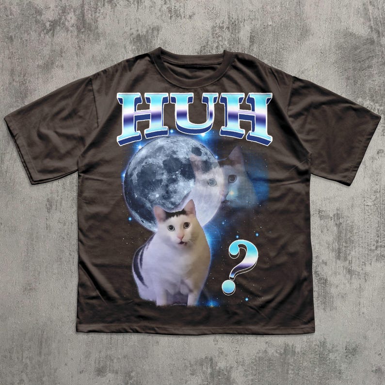 HUH - Camiseta divertida con meme de gato, regalo para mujer y hombre, camisetas feas, camiseta desquiciada, ropa de gatos tontos, camiseta de colores cómodos, regalos Dark Chocolate
