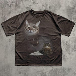 Camiseta divertida con meme de gato y vino, regalo para mujer y hombre, ropa desquiciada, camiseta de gatos graciosos, colores cómodos, camisetas inapropiadas, regalos Dark Chocolate