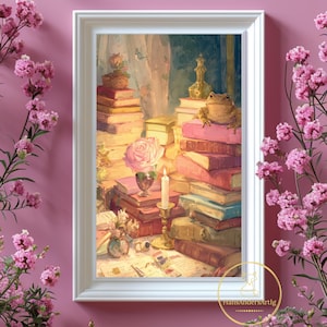 Könnte beinhalten: Ein gerahmter Wandkunstdruck mit einem Gemälde eines Frosches, der auf einem Stapel bunter Bücher sitzt. Die Szene zeigt eine brennende Kerze in einem goldenen Halter, eine rosa Rose in einer kleinen Vase und verstreute Papiere auf einem Tisch.