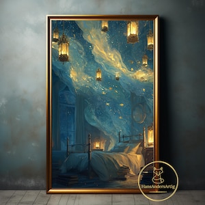 Könnte beinhalten: Ein gerahmter Kunstdruck zeigt eine verträumte Schlafzimmerszene. Das Kunstwerk zeigt ein Bett mit weicher Bettwäsche, das von hängenden Laternen und einer himmlischen, wolkenartigen Decke beleuchtet wird. Die Farbpalette umfasst Blau-, Gold- und Weißtöne und erzeugt eine ruhige und skurrile Atmosphäre.