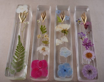Blue Floral Mezuzah Case with Real White Dried Flowers, Pink & Red Resin Mezuzah, Judaica Accessory, Jewish Wedding Gift, Bar/Bat Mitzvah