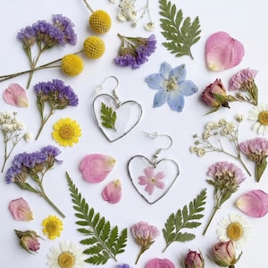 Handmade Forget-Me-Not Resin Earrings: Floral Jewelry