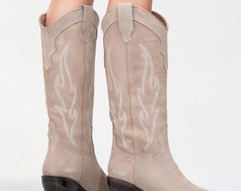Vintage Engraved Genuine Leather Western Boots - Beige Cowboy Boots for Women, Handcrafted Comfort, Thick Heel, Warm Lining