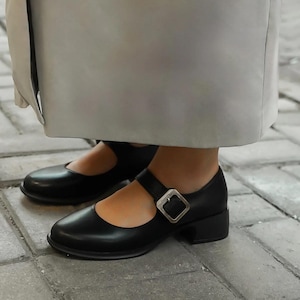 Damen Mary Janes, Polyurethan Mary Janes, schwarze Mary Janes, Geschenk für Frau, Damen Freizeitschuhe, kurze Blockabsätze