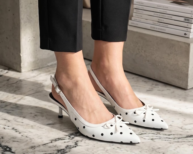 White Polka Dot Slingback Heels with Bow, Pointed Toe Kitten Heels for Women, Vintage Retro Low Pumps, Elegant Evening Wedding Guest Shoes
