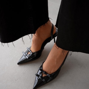 Handgefertigte Doppel Bogen Stiletto Pumps: Spitze Abend Heels