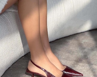 Handcrafted Women's Croc-Patterned Heeled Shoes, Elegantia Heeled Shoes, Women's Artisanal Short Heel with Crocodile-Embossed Rubber Detail