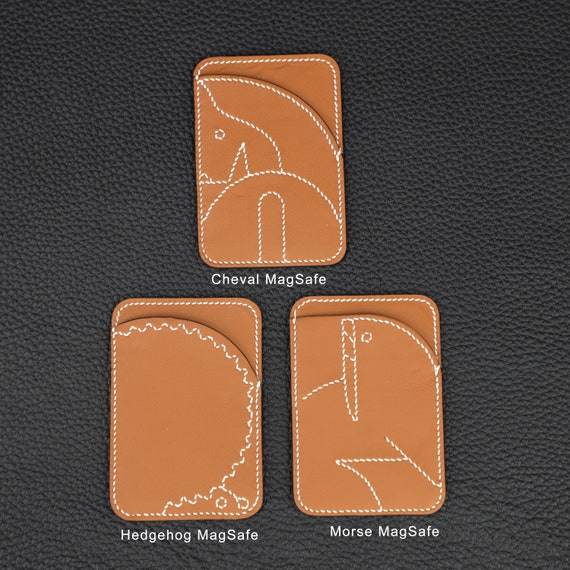 Porte-cartes Magsafe En Veau Swift Coloris Gold.cheval Magsafe