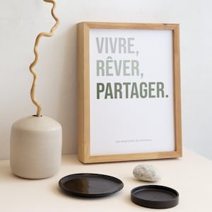 Affiche citation positive "Vivre, Rêver, Partager" - Disponible en Carte Postale - Citation inspirante, Développement personnel - Vert Sauge