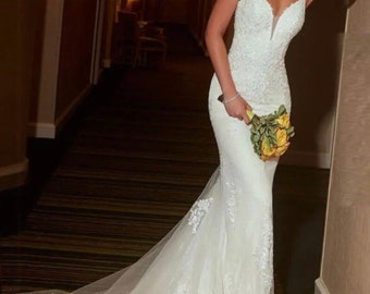 Open-Back Mermaid Lace Wedding Dress