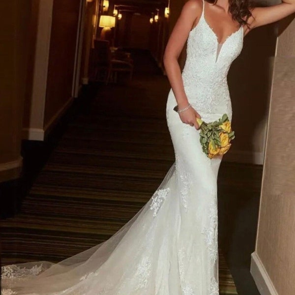 Open-Back Mermaid Lace Wedding Dress