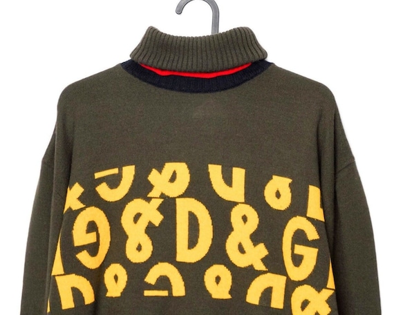 【送料&関税込】Dolce & Gabbana Logo Turtleneck Sweater Virgin wool turtleneck with inlaid DG logo in Multicolor for