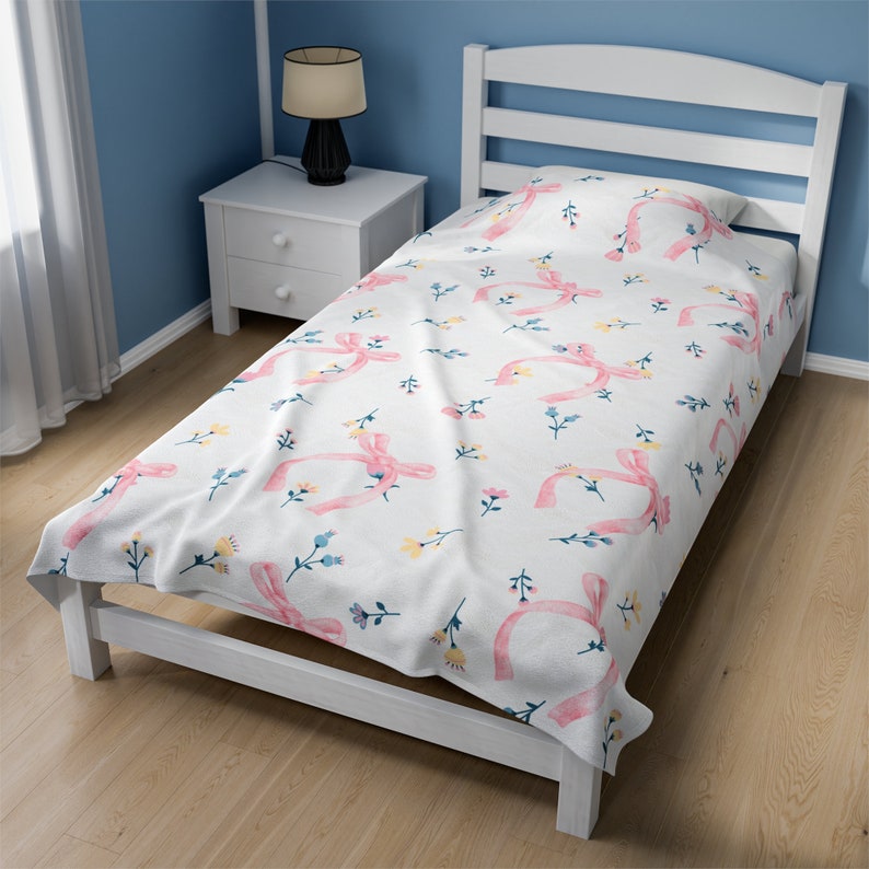 Manta de terciopelo Coquette, decoración de lazo rosa, manta femenina de estilo cottagecore imagen 8