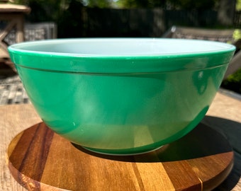 Vintage Pyrex 403 Primary Green 2.5 Quart Mixing Bow, Vintage Kitchen, 1950’s, Pyrex Primary Bowl, Nesting