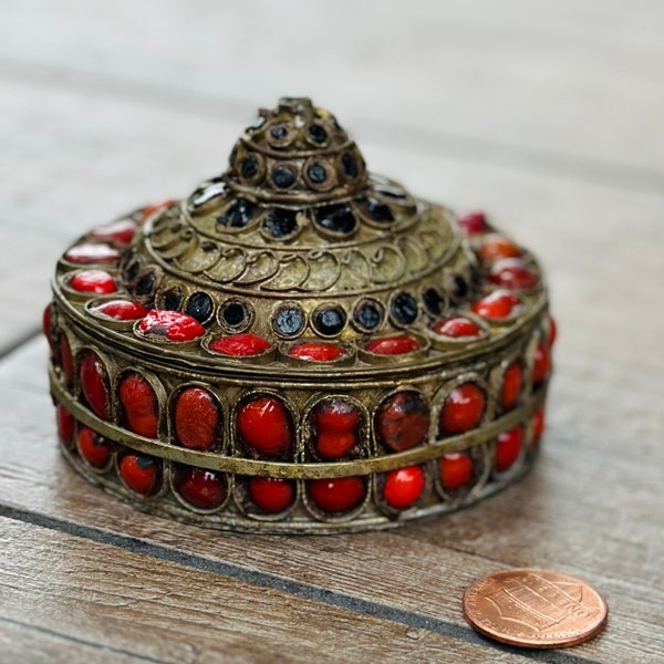 Vintage Chinese Tibetan Brass Snuff Trinket Box