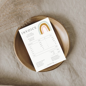 Könnte beinhalten: Eine minimalistische Rechnungsvorlage mit einem Regenbogen-Design in den Farben Rosa, Orange und Blau. Die Rechnung enthält Abschnitte für Beschreibung, Preis, Menge, Gesamtbetrag, Zwischensumme, Mehrwertsteuer und Zahlungsinformationen.