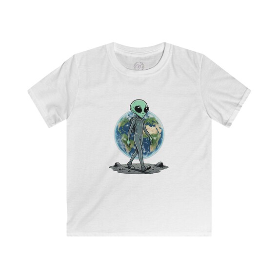 Alien Earthrise Walking on Moon Kids Tee | Space UFO Illustration
