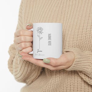 Tasse en céramique fleur de naissance rose juin 11 oz, tasse à café florale, cadeau d&#39;anniversaire, cadeau de fête des mères, tasse à thé botanique, cadeau pour amateur de jardinage
