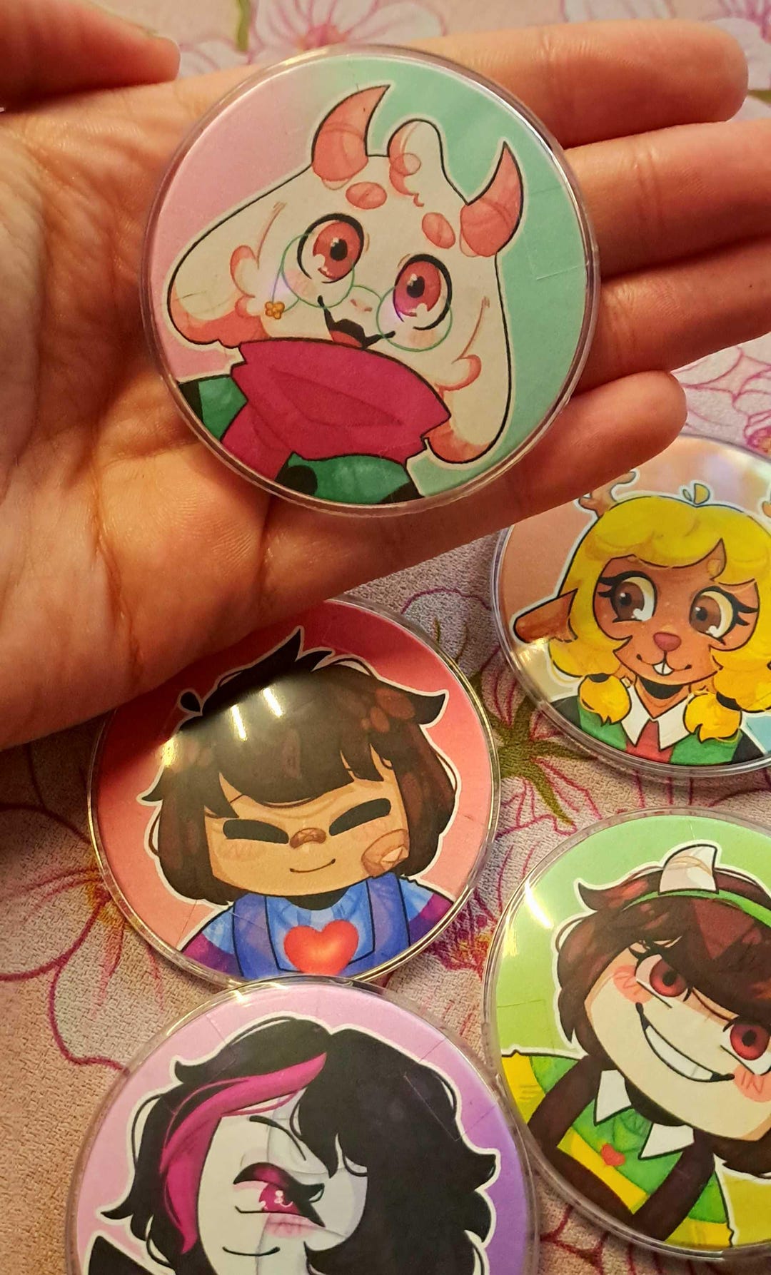 Undertale/deltarune! [5.6cm Buttons] - Etsy