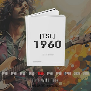 Diario con nome personalizzato 1960, taccuino personalizzato del nuovo decennio, stima. Regalo di compleanno del 1960 - ['ĒST]™ di HŪMN