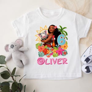 Camiseta divertida de cumpleaños de princesa Moana para niña, camiseta de cumpleaños del personaje de la princesa Moana Maui, camiseta de cumpleaños de princesa, regalo de cumpleaños Hei Hei Moana imagen 1