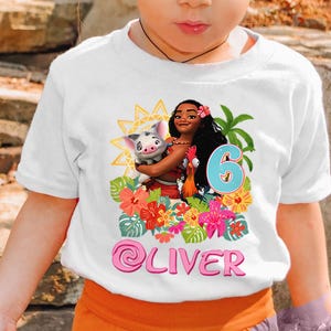 Camiseta divertida de cumpleaños de princesa Moana para niña, camiseta de cumpleaños del personaje de la princesa Moana Maui, camiseta de cumpleaños de princesa, regalo de cumpleaños Hei Hei Moana imagen 2