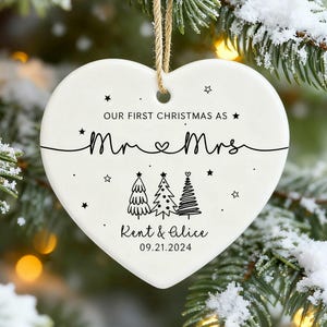 Gepersonaliseerde meneer en mevrouw aandenken, First Christmas as Mr + Mrs, 1e kerstgetrouwe kerstbal, kerstcadeau voor koppels, cadeaus voor pasgetrouwden