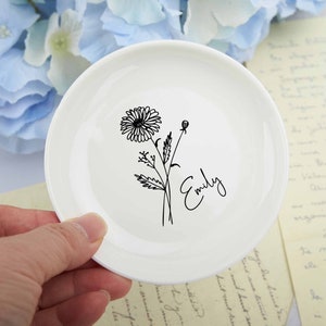 Personalized Birth Flower Ring Dish,Perfect Bridesmaid or Best Friend Gift,Wedding Ring Dish,Custom Jewelry Dish,Birthday,Xmas Gifts for Her