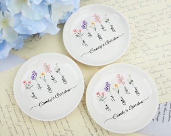 Personalized Grandma’s Garden Ring Dish, Birth Flower Ring Dish with Name, Friendship Jewelry Dish, Trinket Dish, Birthday Gift for Bestie