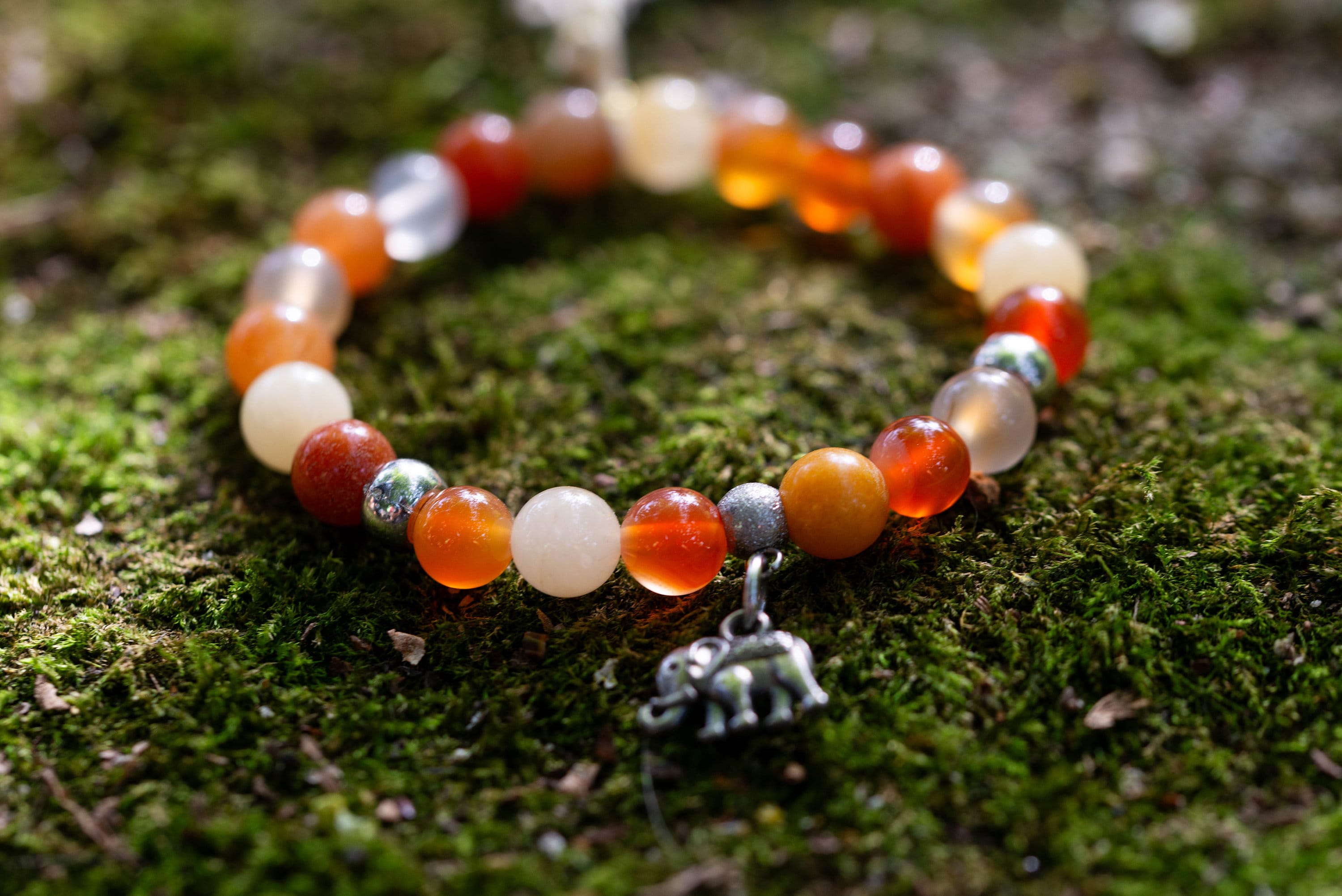 Bracelet femme energie et intuition arbre de vie perles naturelles  labradorite, pierre de lune et pierre de soleil - Un grand marché