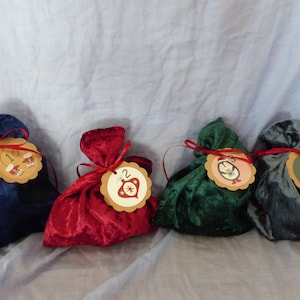 24 Advent calendars - bags to fill