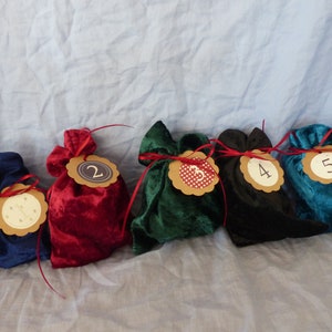 24 Advent calendar bags to fill