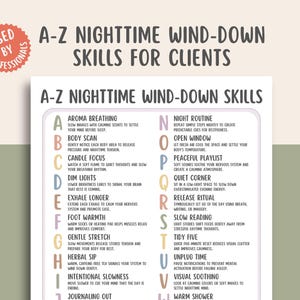 Könnte beinhalten: Ein weißes Poster mit dem Text "A-Z NIGHTTIME WIND-DOWN SKILLS FOR CLIENTS" und einer Liste von nächtlichen Entspannungsfähigkeiten. Das Poster enthält den Text "USED BY PROFESSIONALS" in einem roten Kreis.