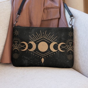 Sac à bandoulière ou pochette aspect phase de lune vintage ~ Sac à main Witchy réglable ~ Cadeau pour elle ~ Sac végétalien en similicuir avec fermeture à glissière et poches