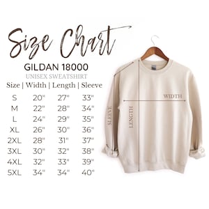 Peut inclure: Tableau des tailles pour un sweat-shirt unisexe Gildan 18000. Le tableau indique les mesures en pouces pour la largeur, la longueur et la longueur des manches pour les tailles S &agrave; 5XL.