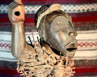 Nkisi Nkondi Vessel - Antico Spirito di Nzuri. Oggetto paranormale dell'antenato infestato.