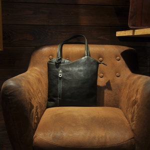 Dual-Function Italian Leather Shoulder Bag/Backpack: Handcrafted Elegance from Tuscany