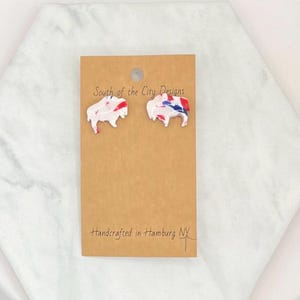 Buffalo stud earrings, 1 pair