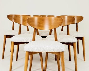 Zestaw 6 krzeseł do jadalni, jasne drewno bukowe, biała tkanina bouclè, nowoczesny design